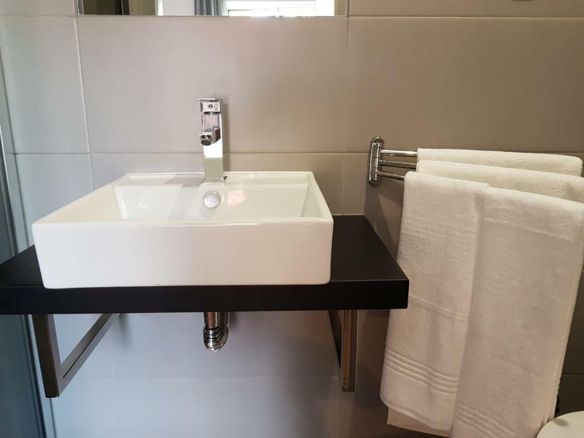 Buganvilias Do Meco Guest House Sesimbra Bagian luar foto